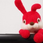 ウサギおじさん＊「おっ、一緒に脱走するかい？」＊レッド＊パソコン＊羊毛フェルト