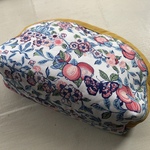 ポーチ　化粧ポーチ