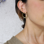 サークルピアス真鍮角線（槌目仕上げ）