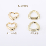 M7909-B  30個  フレームパーツ メタルチャーム メタルフレームチャーム ハート型/三角形 ゴールド 3×（10ヶ）