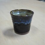 コーヒーカップ　光沢が綺麗なマグカップ　えくぼがあって持ちやすい