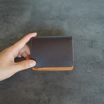 「コードバンの二つ折り財布」