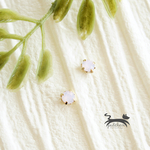 まるでピアス＊小さなマグネットピアス＊ローズウォーターオパール＊ゴールド