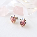 苺の一粒ピアス/イヤリング(ライトピンク×クリスタル)