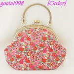 「taetin様のご注文品」☆気持ち華やぐがま口バッグ（大）（口金16.5センチ）（ラミネート生地）（パンダ・赤♡）