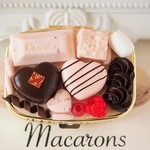 ハートチョコとチョコクリームのピルケース
