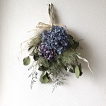 紫陽花とスモークツリーのスワッグ