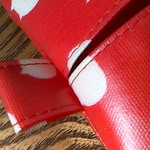 普通ｻｲｽﾞ 猫玉[苺] ﾀﾌﾞ付ラミネートポケットティッシュカバー（＝ポケットティッシュケース）