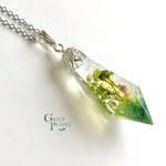 【ペンデュラム　〜Earth〜】　ネックレス/ペンダント　レジンアクセサリー　鉱石　鉱物　森