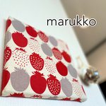 マンシッカ　ストロベリー　いちご　ファブリックパネル  20×20