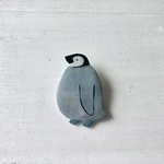 コウテイペンギンの赤ちゃんブローチ