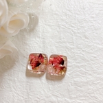 コーラルピンク🌸スクエアレジンピアス