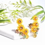 向日葵(ひまわり)のクレッセントイヤリング/ピアス【受注製作】