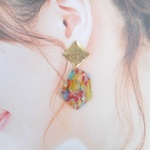 ①スクエア×カラフルモザイクプレートの上品大ぶりイヤリング/ピアス✨（春・夏・コーラルピンク・ブルー・イエロー・クリア・涼しげ・大人可愛い・上品・揺れる ゆらゆら)