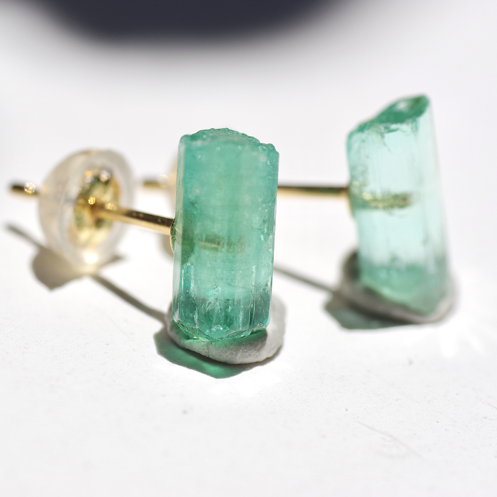 Sanctuary Collection エメラルド 鉱物原石K18 18金ピアス