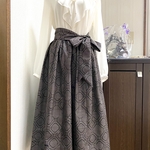 本場泥染大島紬　ビターチョコ色なフレアスカート　蜀江に草花模様  共布リボン付　着物裏ペチコート付　95