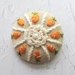 【キャロットケーキ】刺繍ブローチ 38mm