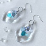シルバー925＊涼しげな水面のゆらめきピアス＊チェコガラス＊アクリル　クリア＊シルバー＊しずく＊PVC＊イヤリングに変更可