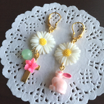 マーガレットの春のうさぎさんピアス