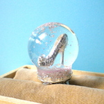 素敵な靴のスノードームリング　シルバー