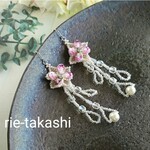 紫陽花と雨  ビーズステッチとスパンコール刺繍のロングピアス  ピンク       