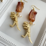骨恐竜（石）ピアス