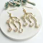 三連花ピアス
