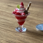 ミニチュアいちごパフェ
