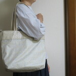 （リバティビニコ）ファスナ―付きショルダーバッグ(L)♪