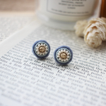ビーズ刺繍＊ちいさなちいさなお花ピアス　blue