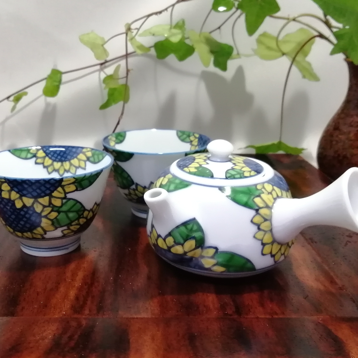 有田焼】砂窯 すながま 染錦 向日葵小さな急須と 小仙茶のセット 
