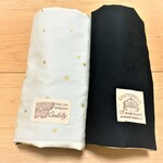 抱っこひも用よだれパッド・リバーシブル 小さな星WH×ブラック