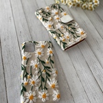 刺繍の風にそよぐフラワー　iPhoneケース