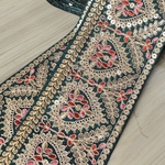 インド刺繍リボンᢂBigハート　グリーン　インド刺繍/刺繍リボン/リボン/シルクリボン/トリム/ブレード/ジャガードリボン/チロリアンテープ/レース/チュール