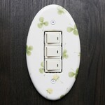 スイッチカバー　楕円３つ口用（クローバー）