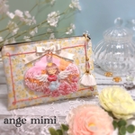 ラナンキュラスのぬくもり　手刺繍ポーチ