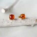 シルバー925（18金コーティング）＊ちょっと小さめ琥珀（アンバー）のシンプルなスタッドピアス＊