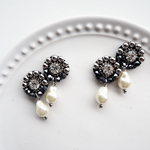 【silver＋navyビーズ刺繍】ガラスストーンカボション✖︎ゆらゆらニュアンスパールビーズ