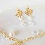 【SALE】　透かしスクエア×パール×しずくクリスタル　ピアス　☆イヤリング可☆