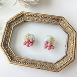 刺繍ピアス / イヤリング　しずくブーケ　ペールブルー