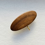 a様予約作品　ショコラ色のポニーフック（ウォールナットの木）