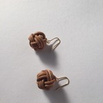 革ひも　あわじ玉結び　ピアス　イヤリング