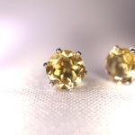 ❃アレルギー対応 シトリン ピアス『シンプルな一粒ピアス』4mm サージカルステンレス SUS316L
