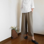 サラサラ落ち感のゆったりワイドパンツ
