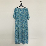 ☆新作☆　北欧風お花畑とてんとう虫ワンピース　花柄ワンピース　大きいサイズワンピース　サイズⅬ～ＬＬ 　ゆったりサイズ　半袖ワンピース　ブルー系ワンピース