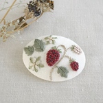  〈刺繍キット〉イチゴのブローチ