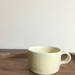 黄色いコーヒーカップ