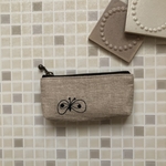 choucho  ワンポイント　ミニポーチ　10 アンティークゴールド　ミナペルホネンの刺繍生地