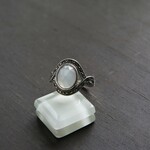 ホワイトムーンストーン　ループクロスリング　SILVER925　