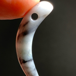 糸魚川翡翠の牙珠